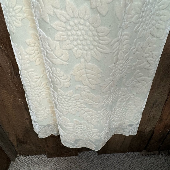 Badgley Mischka Cream Velvet/Silk Gown - Size 8 - Picture 4 of 16